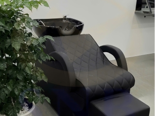 Giường gội đầu SB-11 trong không gian salon thực tế