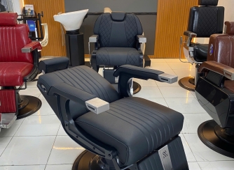 BA-13 Pro gác chân một tầng: tư thế ngồi và thao tác barber