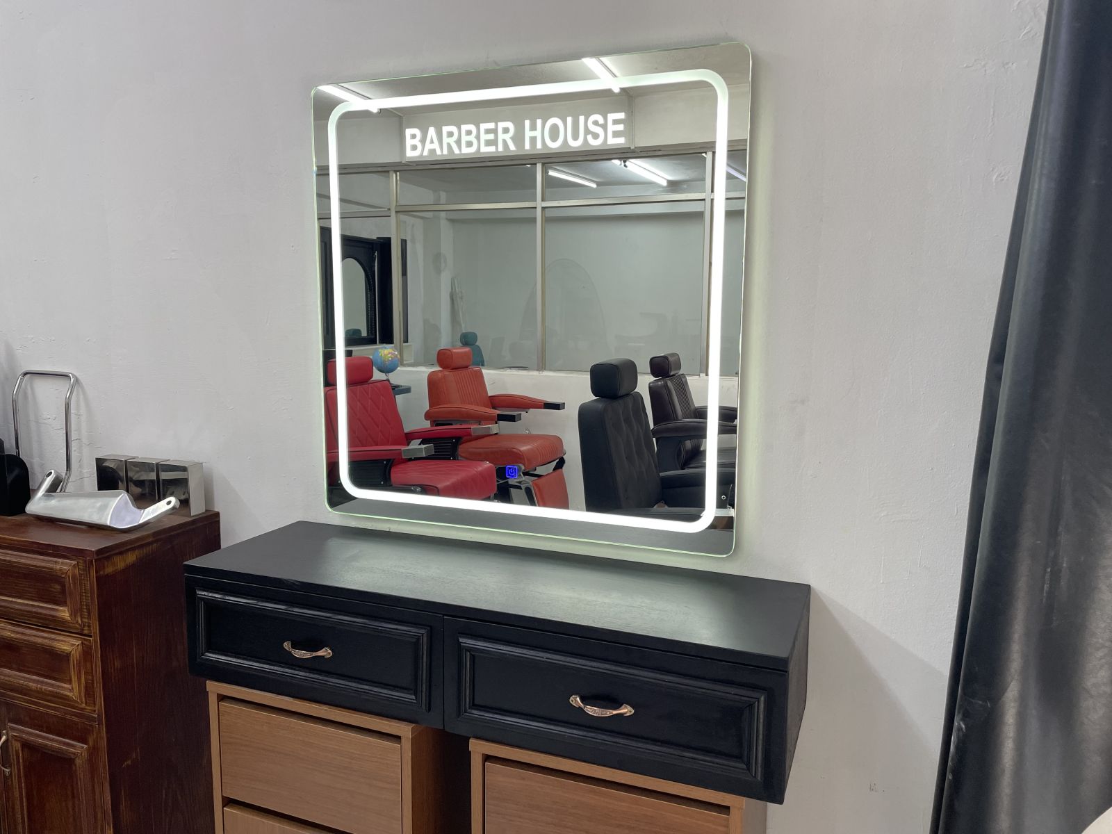 Gương tủ barber đèn LED: chốt ánh sáng và đường điện - hình 3