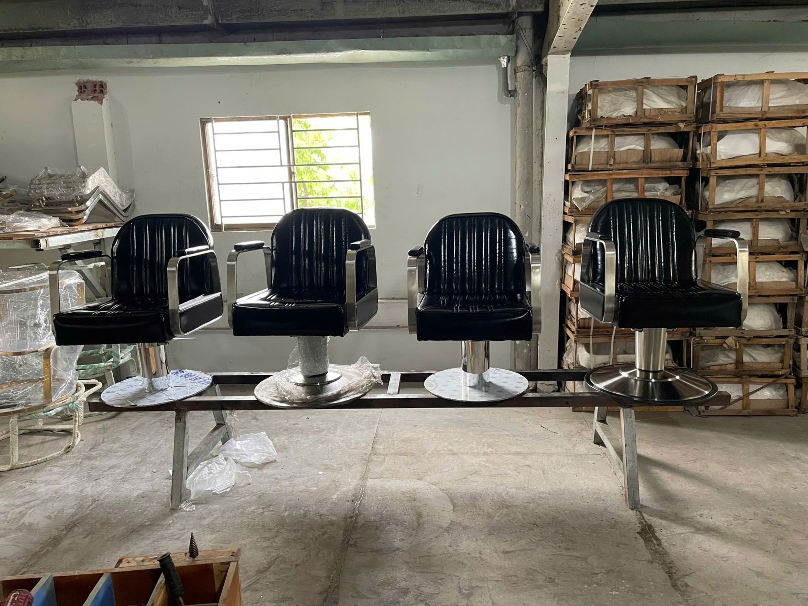 Ghế cắt tóc nữ nhỏ gọn: bố trí salon diện tích vừa - hình 4