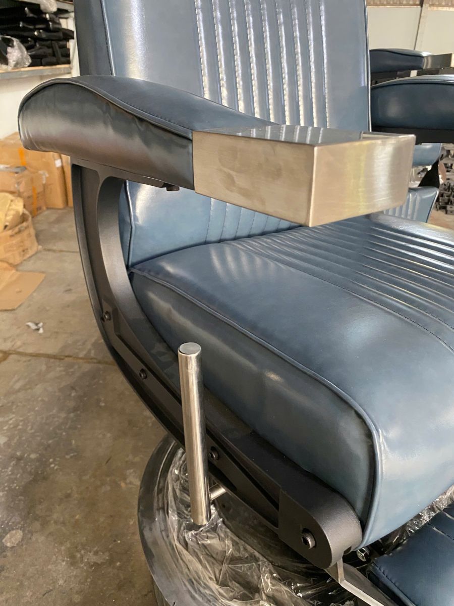 BA-13 màu xám: phối ghế barber với nền tiệm - hình 1