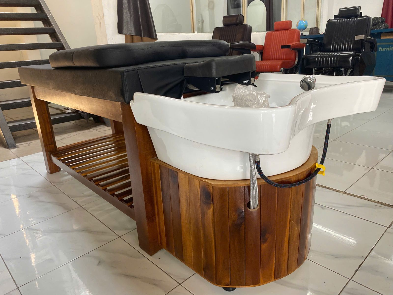 Giường gội đầu dưỡng sinh chân gỗ, bồn sứ - hình 2