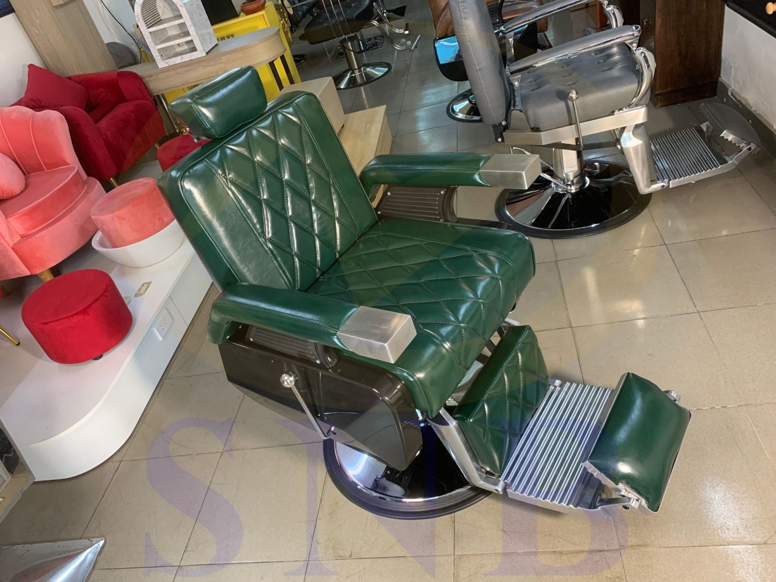 Cách chọn ghế barber: kiểm khung, nệm và cơ cấu - hình 1